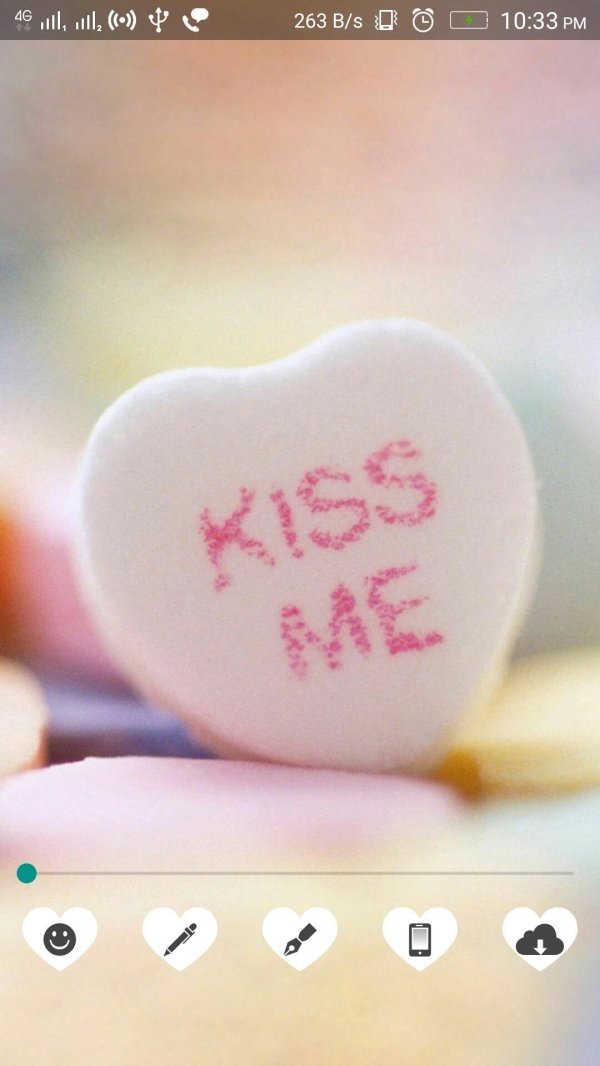 обои kiss me