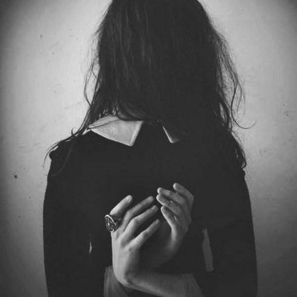 красивые девушки с закрытым лицом