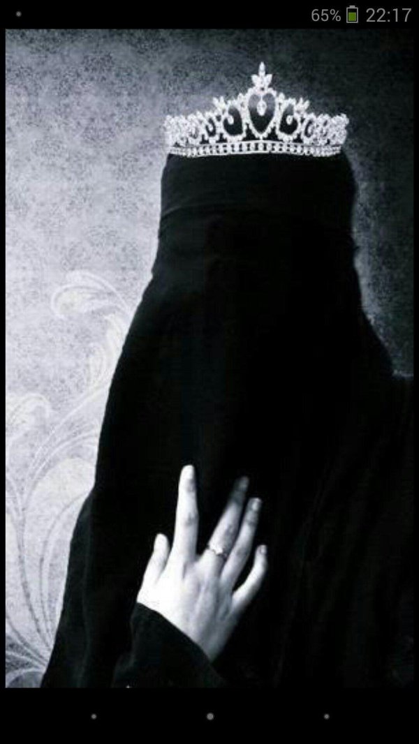 никаб с короной