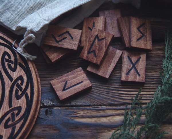 скандинавская руна