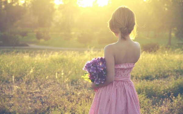 девушка со спины