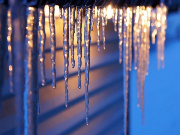 сосульки на крышах