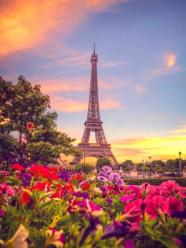 эйфелева башня в париже весной