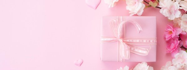 коробка подарочная розовая