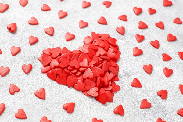 красные сердечки