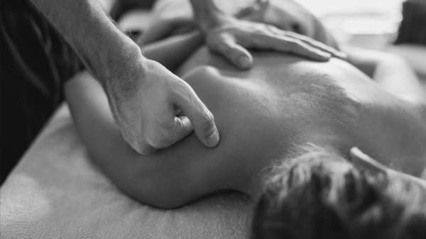 акции для массажиста