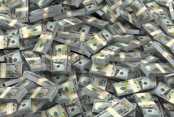 много долларов