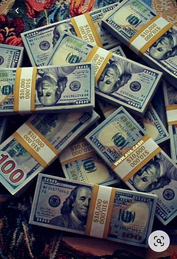 пачка долларов