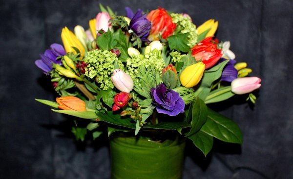 букет весенних цветов