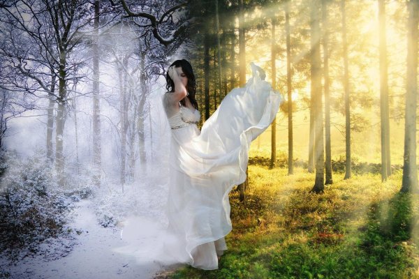 девушка в белом платье