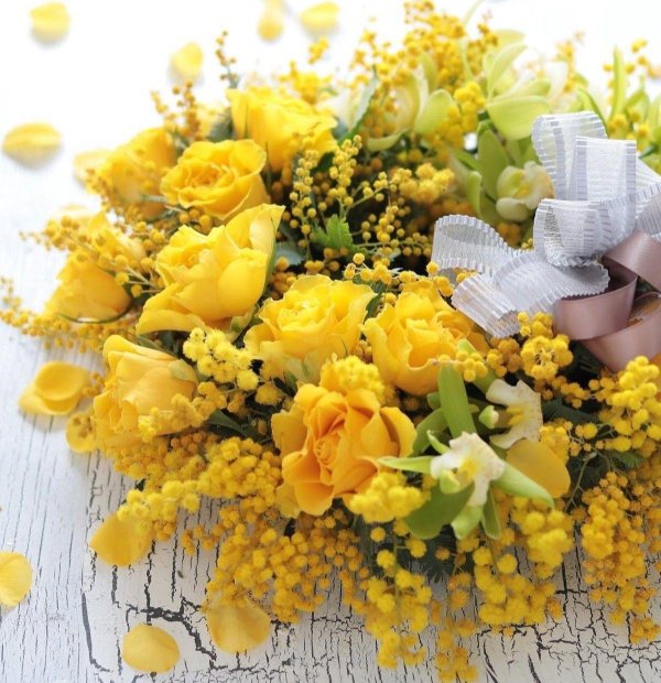 весенний букет с мимозой