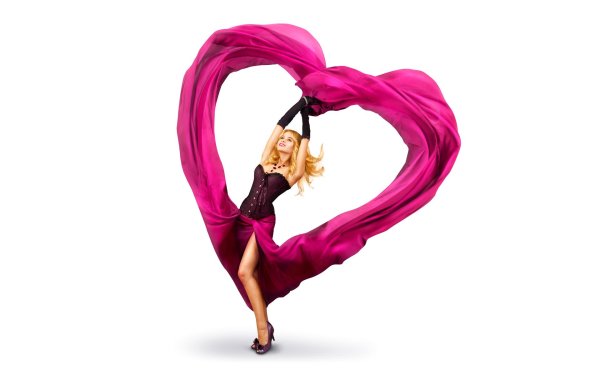 танцующая женщина