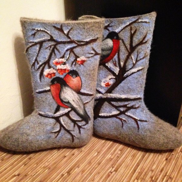 вышивка на валенках