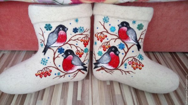 вышивка на валенках