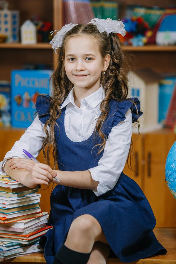 девочка в школе