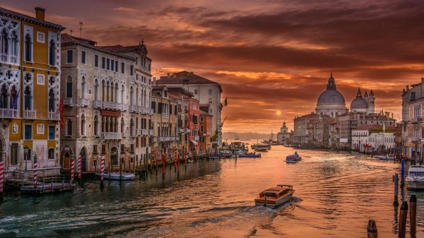 venice grand canal