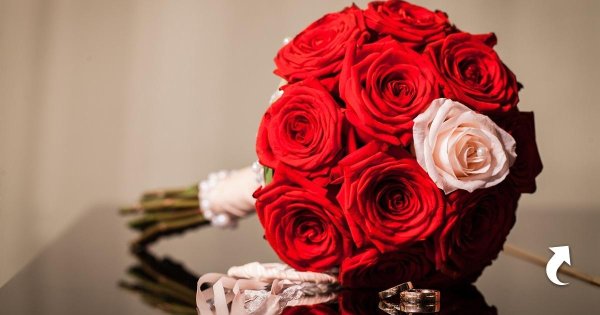 букет невесты алый