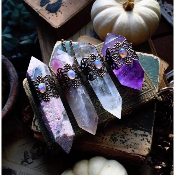 камни самоцветы эстетика