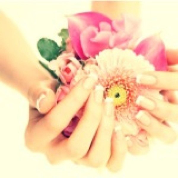 рука маникюр