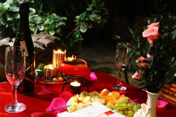 романтический стол