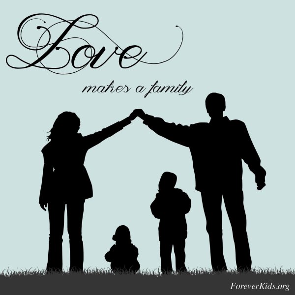 силуэты семьи с двумя детьми