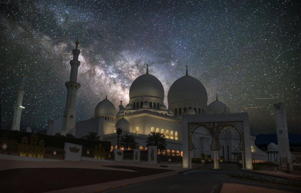 мечеть шейха зайда абудаби вечером
