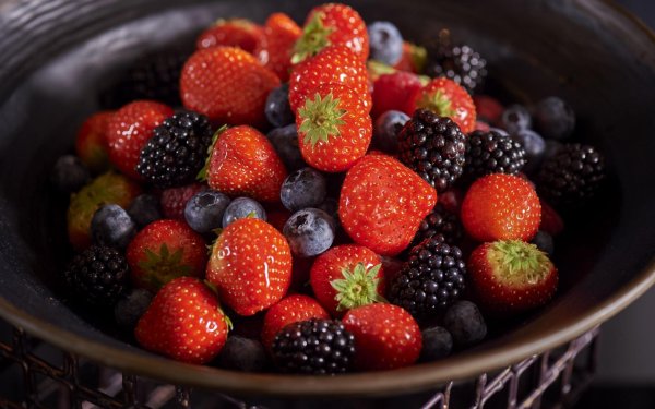 клубника ежевика