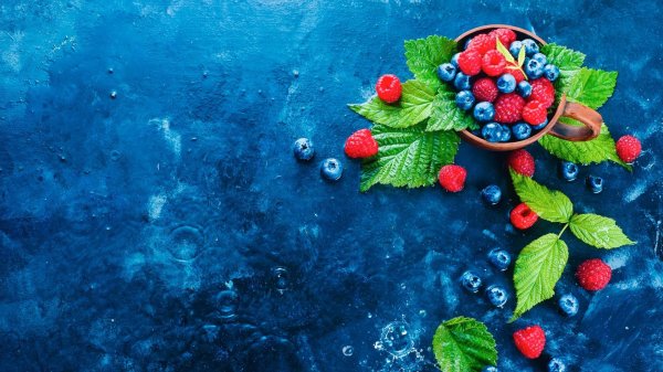 фон ягодный