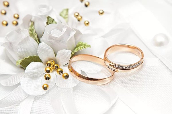 со свадьбой