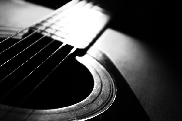 черная гитара