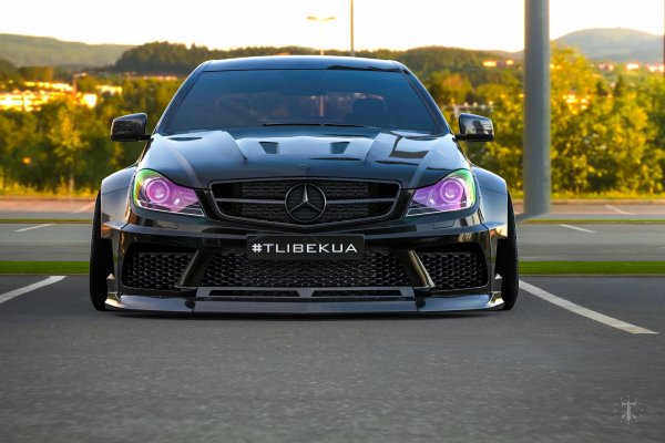 тюнингованный мерседес амг 63 с