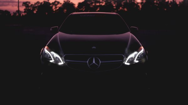 мерседес ночью