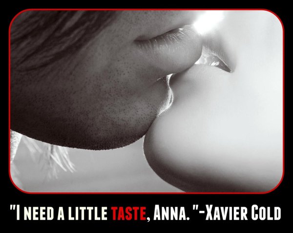 поцелуй крупным планом