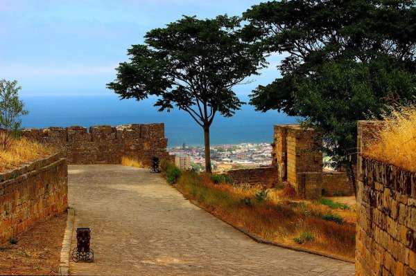 цитадель старый город и крепостные сооружения дербента