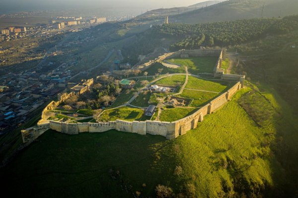 цитадель нарын кала