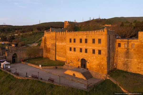 цитадель старый город и крепостные сооружения дербента
