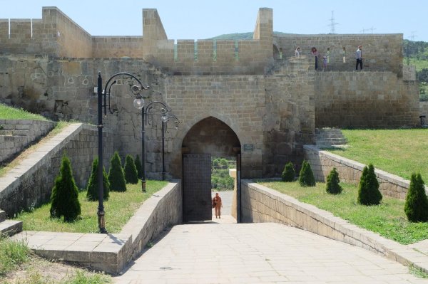 цитадель старый город и крепостные сооружения дербента