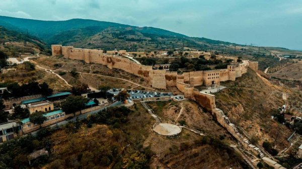 крепости нарын кала