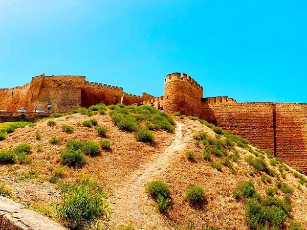 цитадель старый город и крепостные сооружения дербента