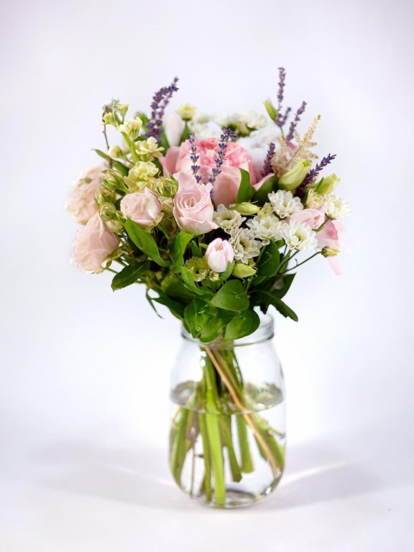 стильные весенние букеты