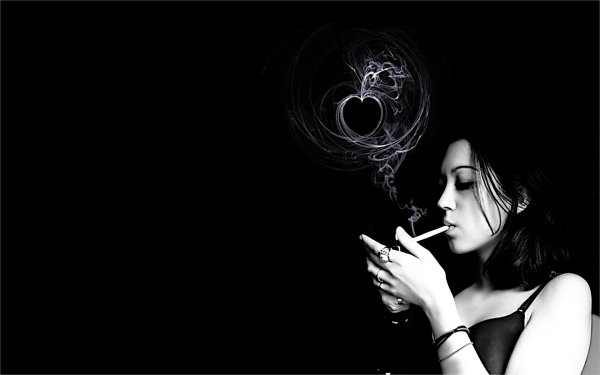 женщина с сигаретой