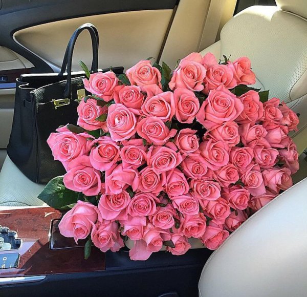 цветы в машине
