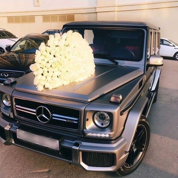 белый гелендваген