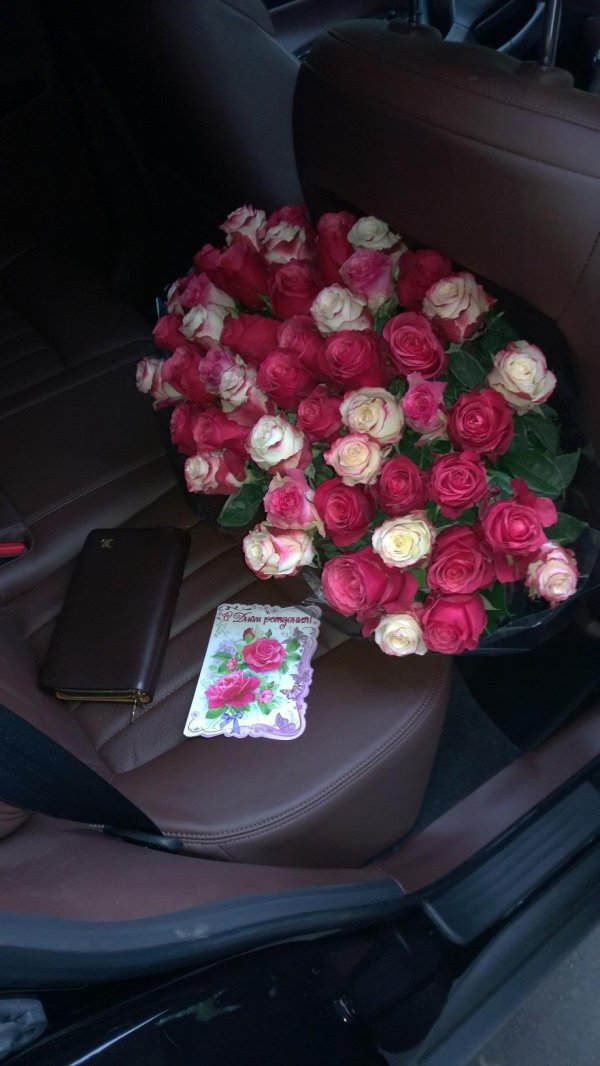 цветы в машине