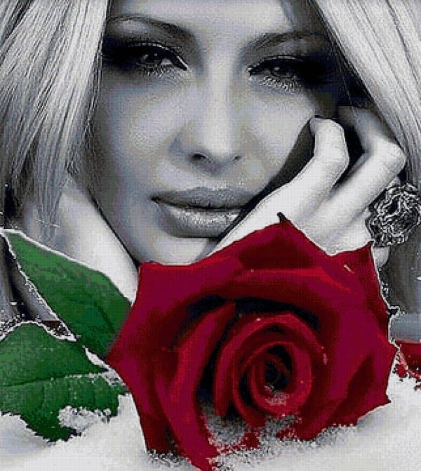 блондинка с розами