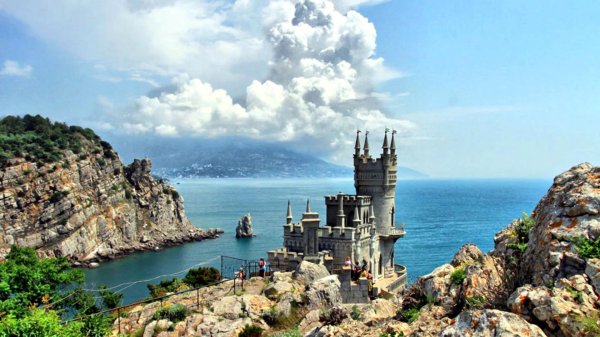 достопримечательности крыма ласточкино гнездо