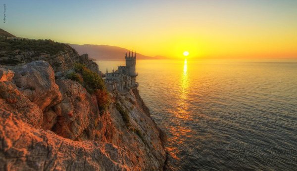 алушта ласточкино гнездо