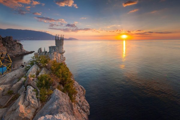 алушта ласточкино гнездо