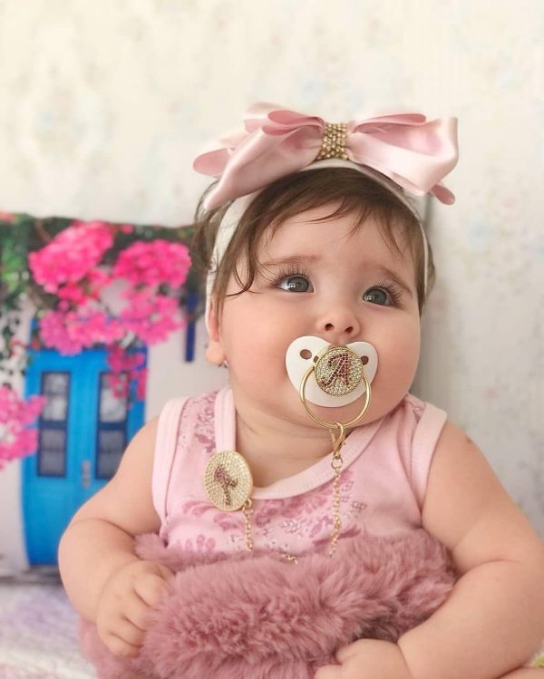 девочка новорожденная