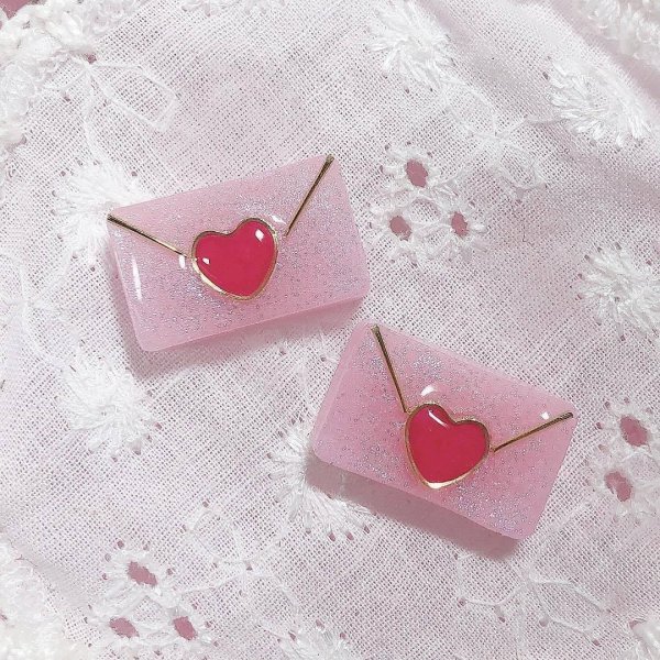 розовые серьги